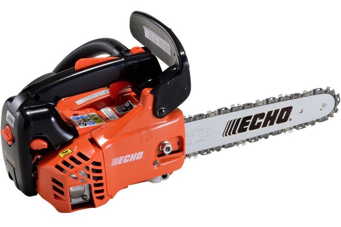 Motosega Echo arancione e nera.