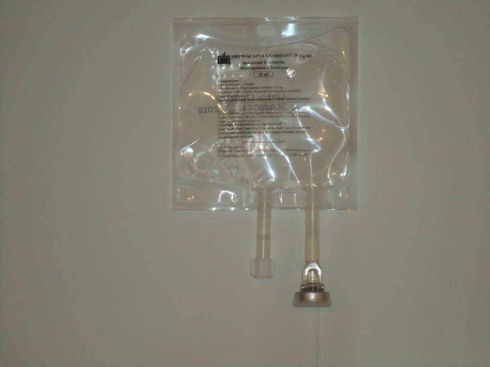 sacca guardant con principio attivo Mepivacaina Cloridrato 20mg + eccipiente Sodio Bicarbonato.