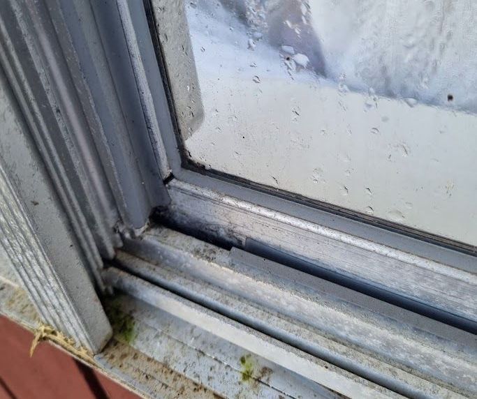 leaky window
