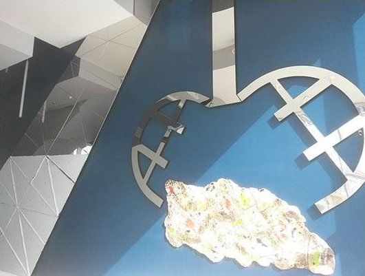 elementi di design in metallo