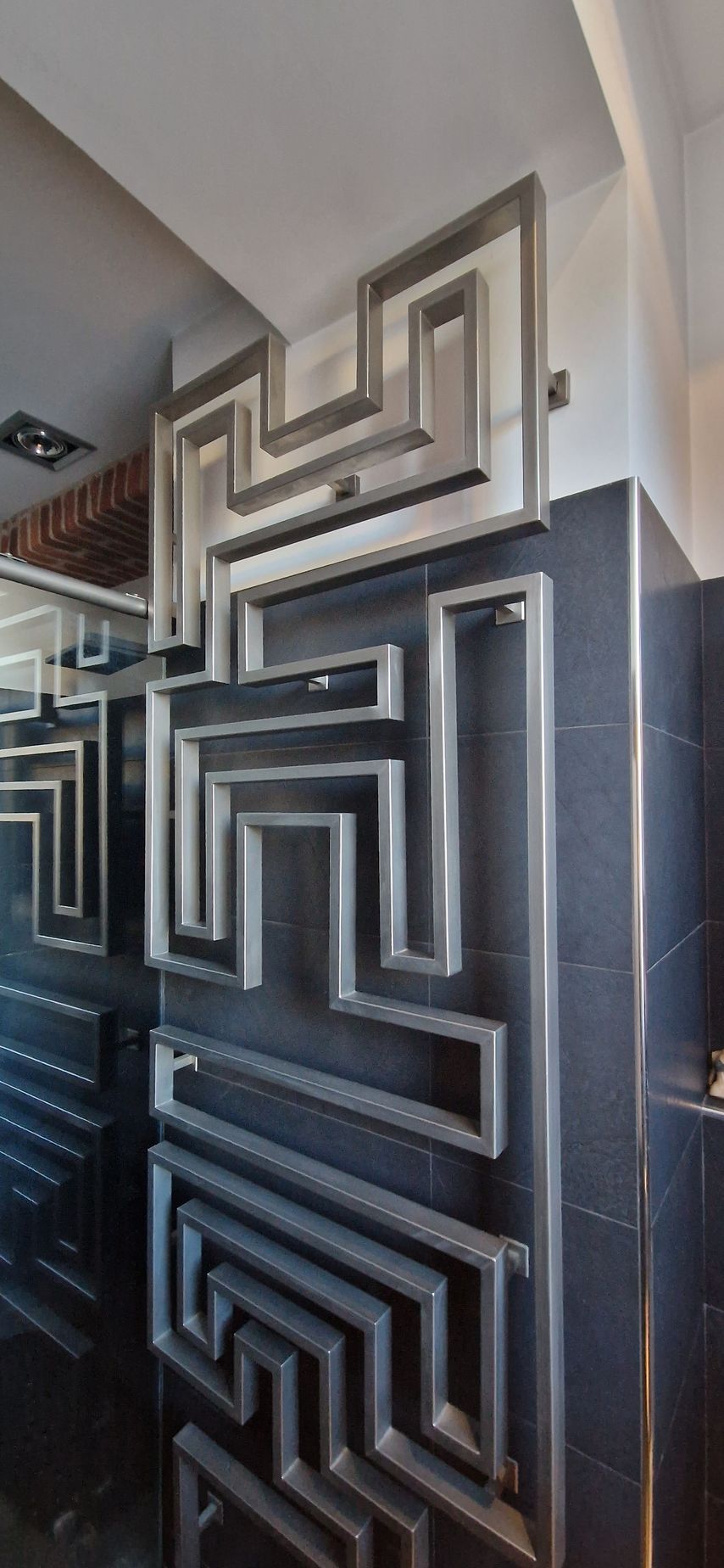 Scalda salviette in acciaio inox con trattamento di sabbiatura