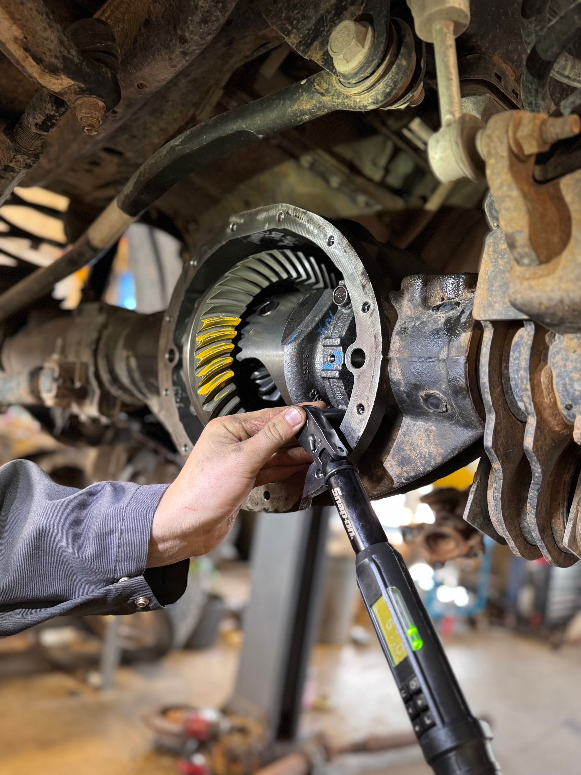 Close Up Of Differential Gear Repair | Premixed Auto & HD Repair