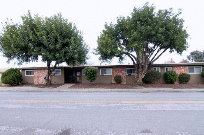 Agate Apartments Exterior