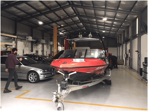 pk mobile electrical service parked for repairing