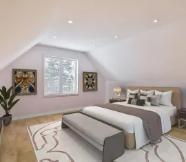 Chambre avec plafond mansardé, lit, fenêtre, œuvres d'art, banc et tapis. Murs rose pâle, parquet clair.