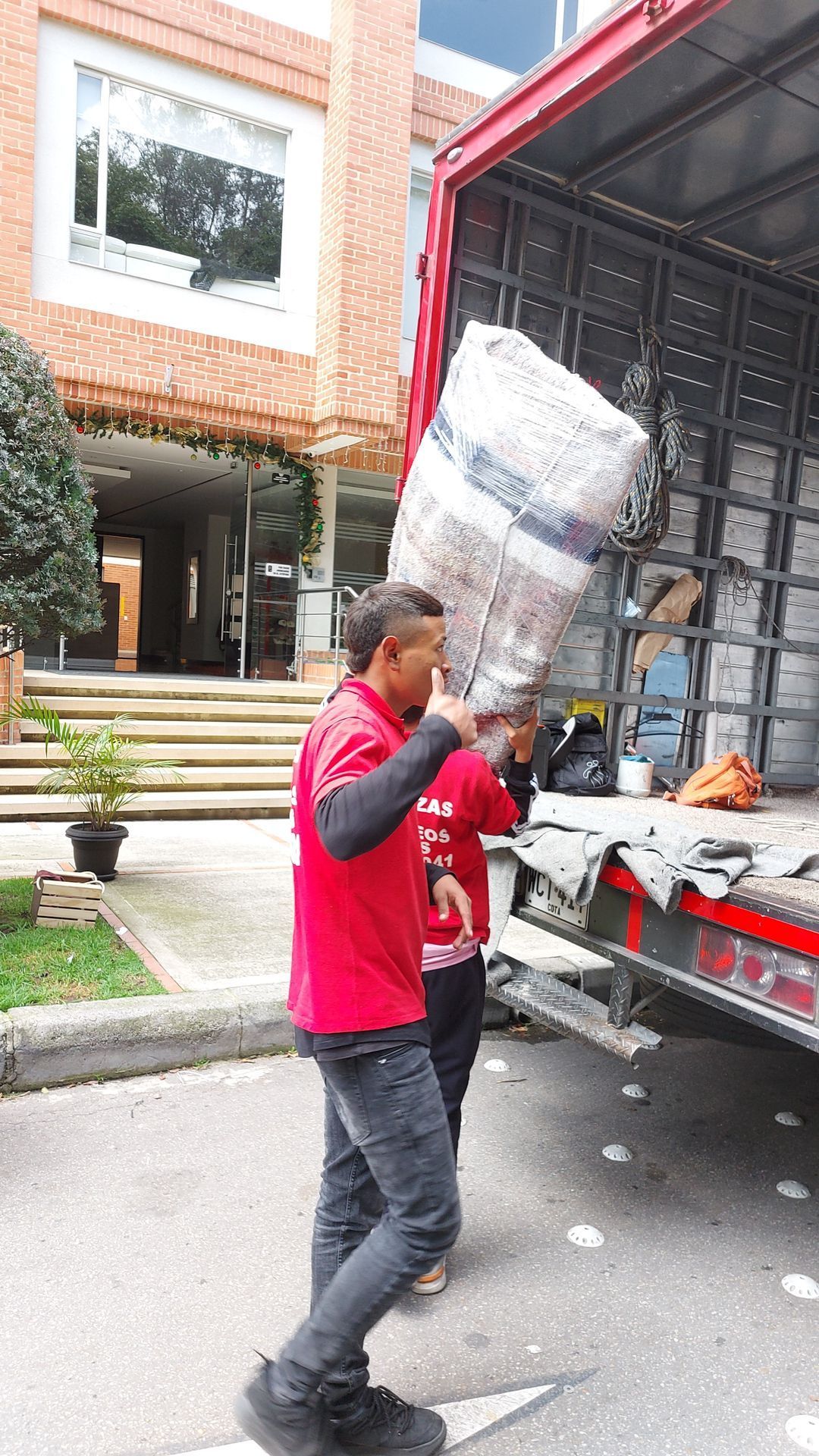 Mudanzas y Trasteos Reyes