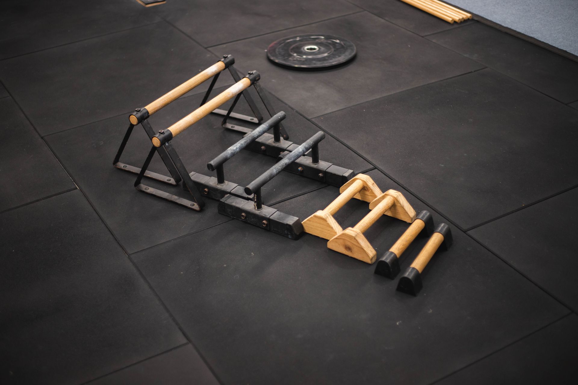 Dalecki Strength - Wooden Parallettes for Calisthenics Enthusiasts