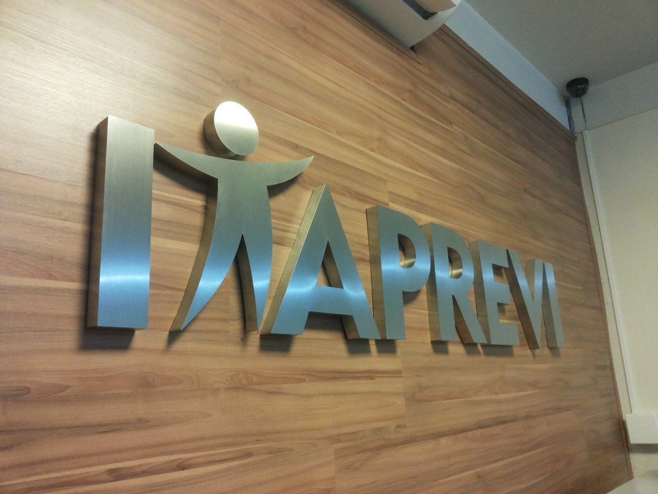 Letra Aço Inox escovado