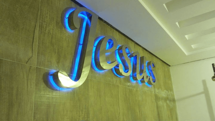Letras em Relevo com LEDS