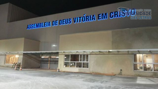 Letras de aço em relevo com LEDS Rio de Janeiro