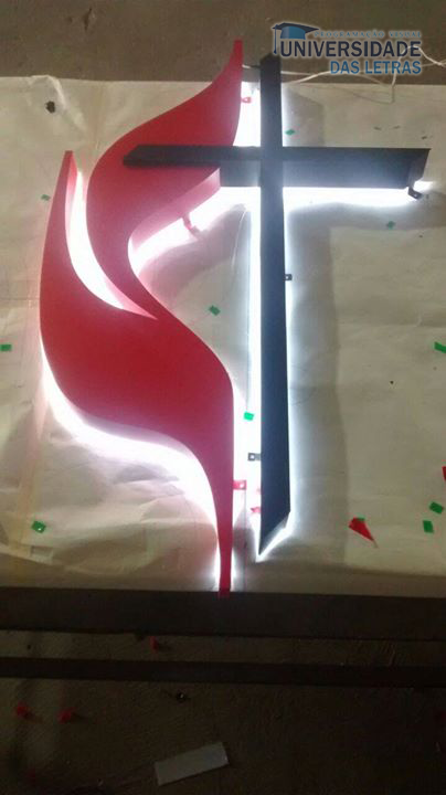 Letras de chapa galvanizada aço em relevo com LEDS