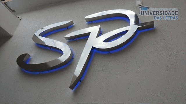 Letras de aço em relevo com LEDS Rio de Janeiro