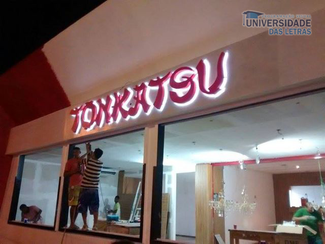 Letras de chapa galvanizada aço em relevo com LEDS