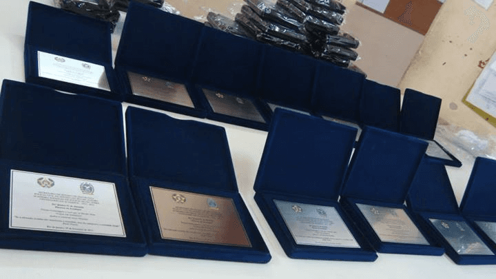 Placas de Homenagem em aço com Estojo