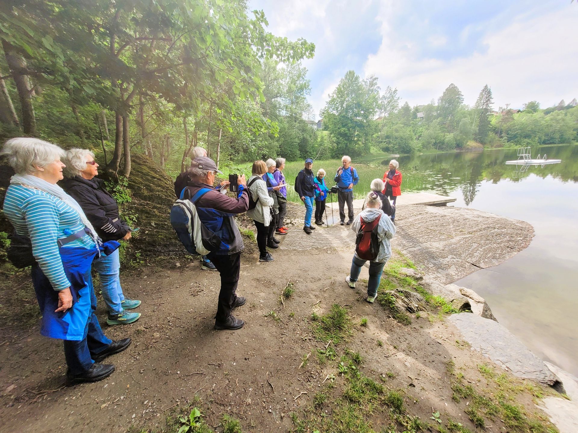 Da har vi kommet til Spissberget badeplass ved Hogstadvannet, som flere av deltakerne hadde benyttet.