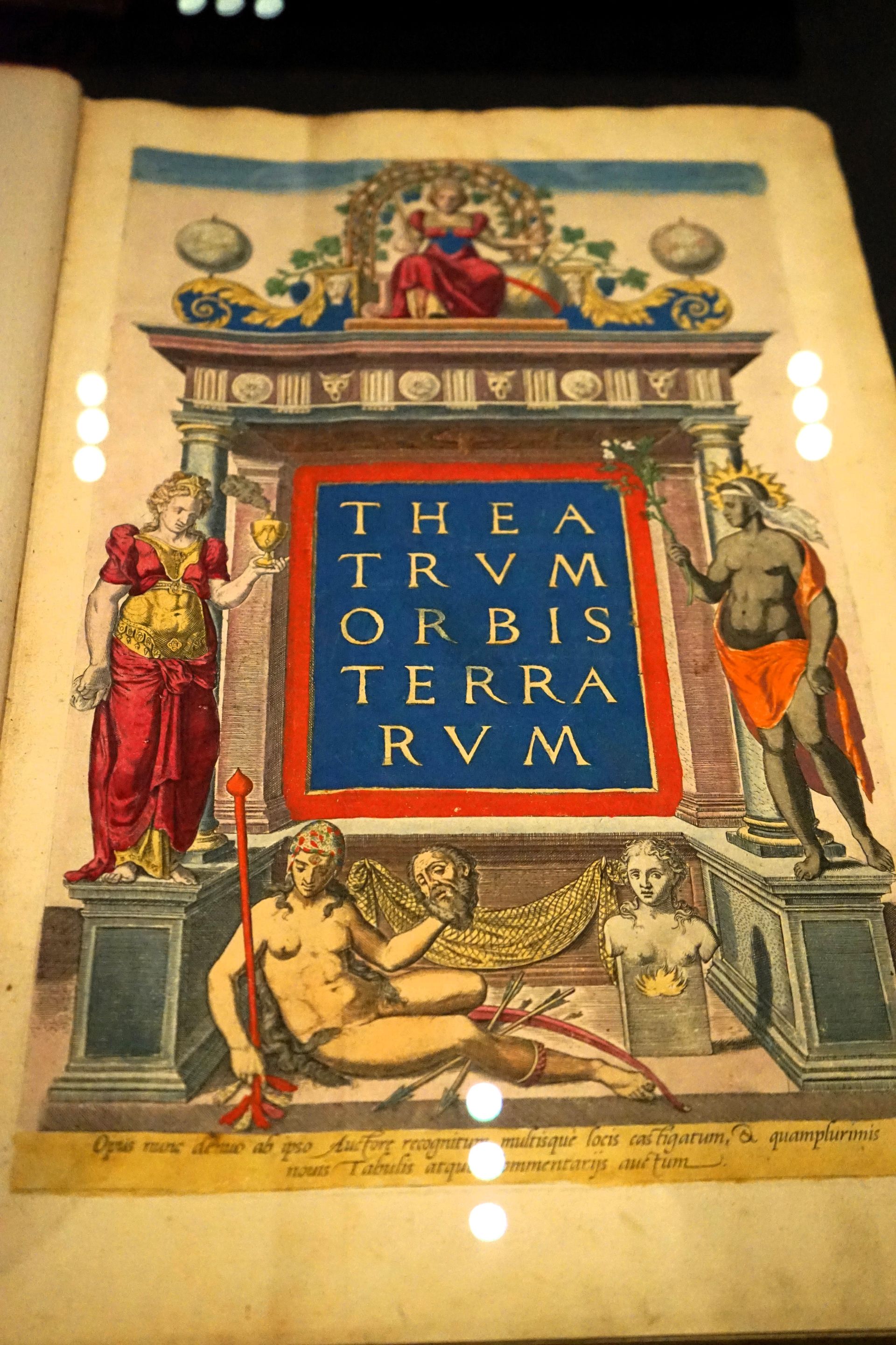 Det var litt mere stil over atlas fra 1600-tallet enn det vi finner i dag!