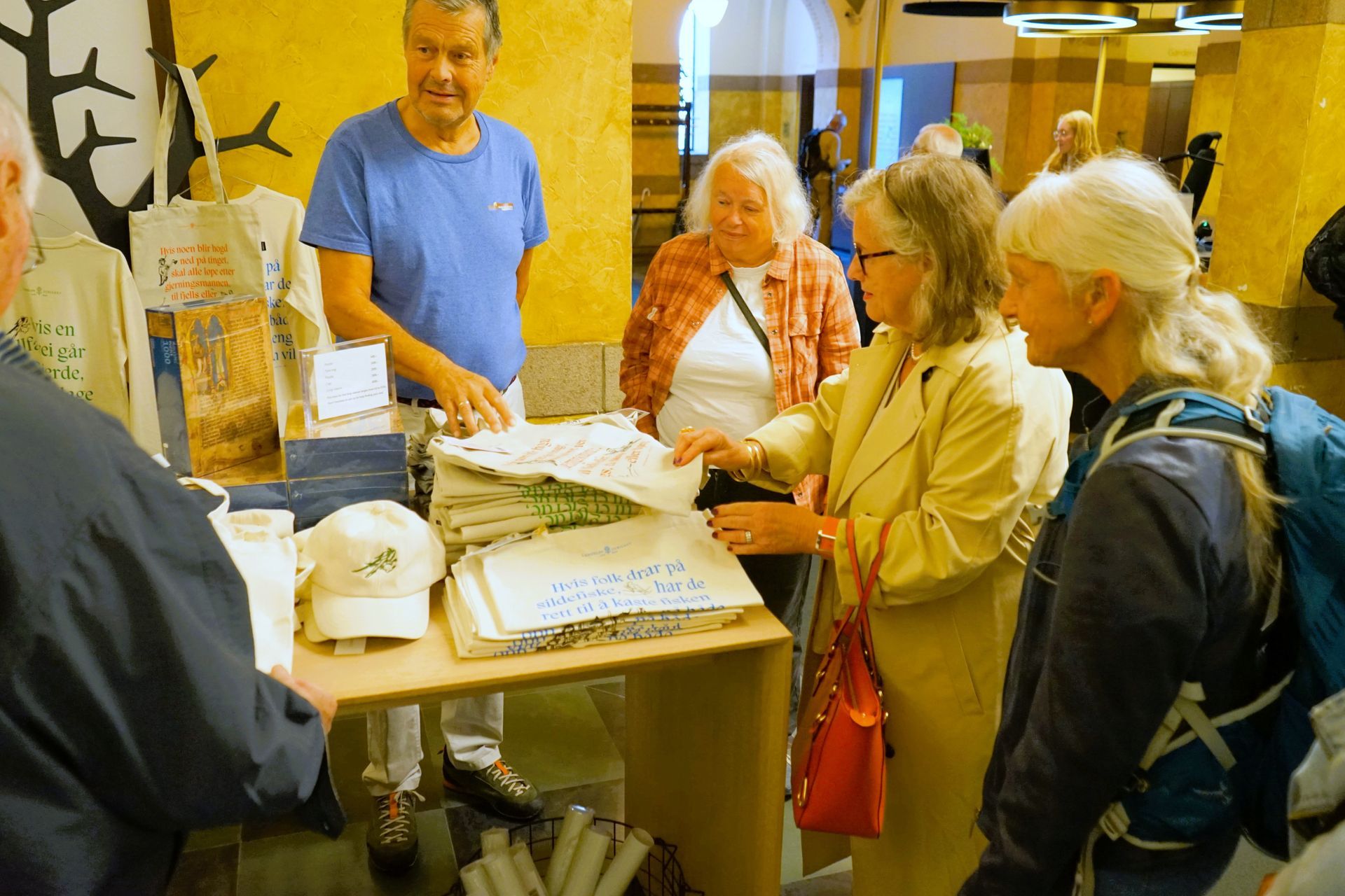 Mange fant mye interessant i 