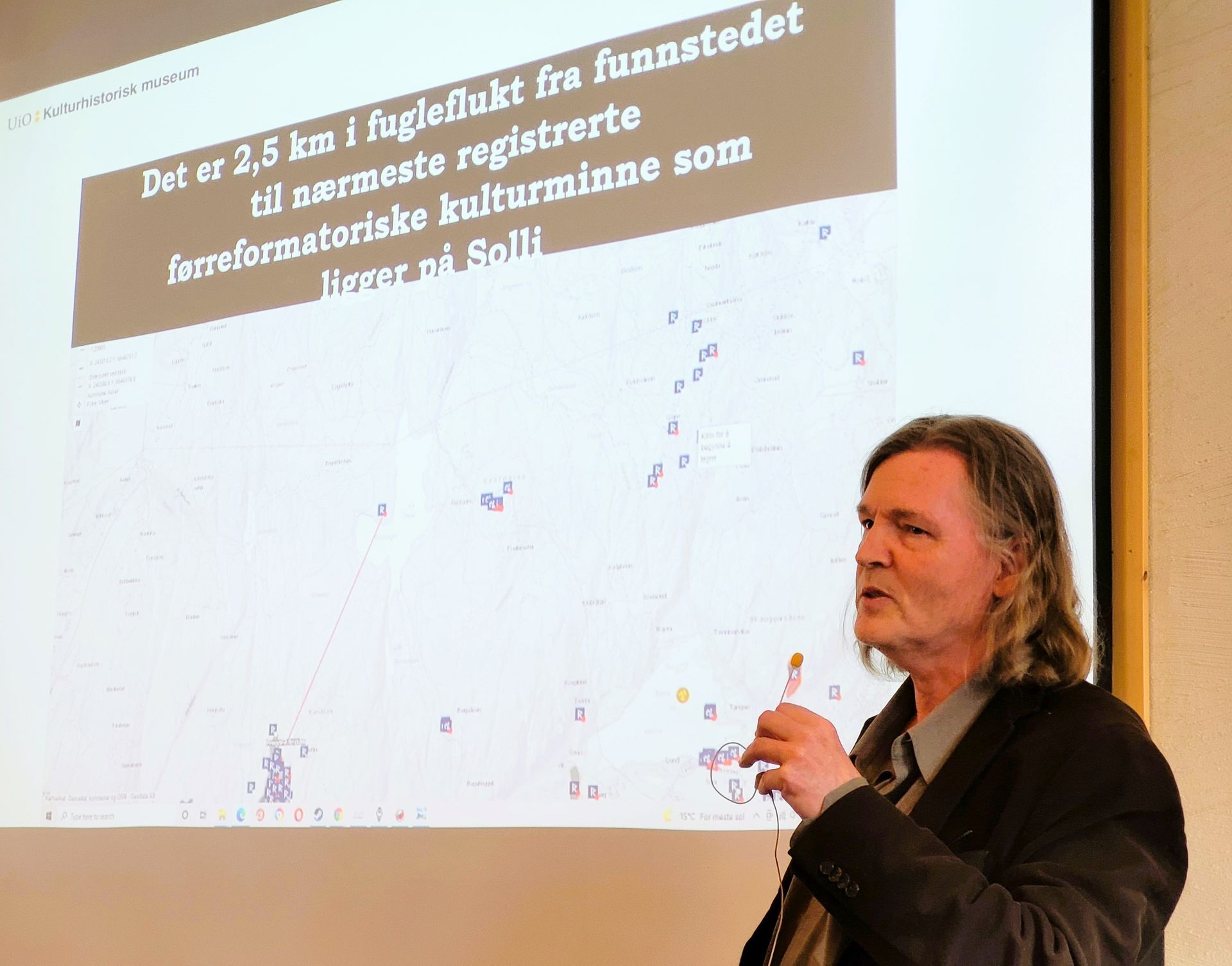 Arkeolog Jes Martens hos Kulturhistorisk museum er prosjektleder for Sandungenregistreringer 2024.