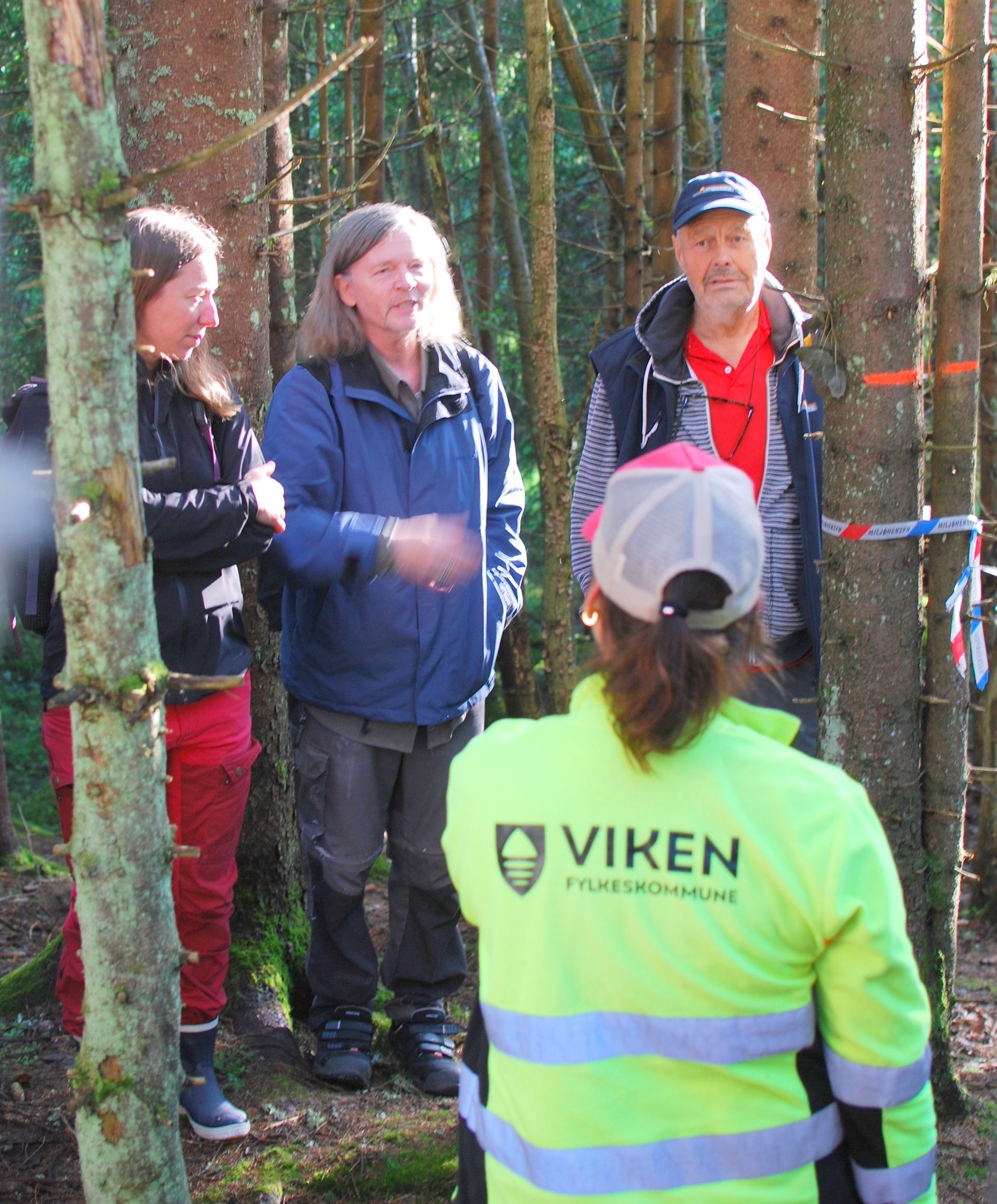 Akershus fylkeskommune stilte velvillig opp med fire arkeologer for å gi oss gode 