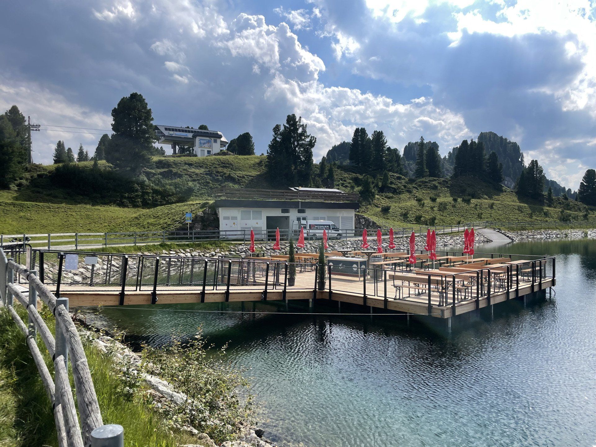 Christian Pirchl / Schlosser / Metallbau / Stahlbau / Planung / Pinzgau / Saalfelden / Salzburg / Metallbauplanung / Stahlbauplanung / 3D Schmied / Musikinsel / Mayrhofen / Schwimmplattform
