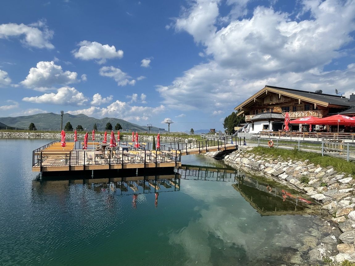 Christian Pirchl / Schlosser / Metallbau / Stahlbau / Planung / Pinzgau / Saalfelden / Salzburg / Metallbauplanung / Stahlbauplanung / 3D Schmied / Musikinsel / Mayrhofen / Schwimmplattform / Taxauweg 25 / 5760 Saalfelden / Geländer / Carport