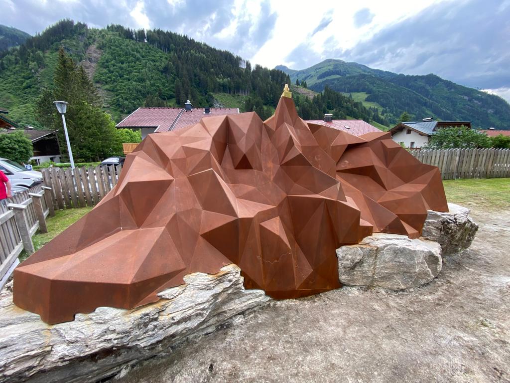 Christian Pirchl / Schlosser / Metallbau / Stahlbau / Planung / Pinzgau / Saalfelden / Salzburg / Metallbauplanung / Stahlbauplanung / 3D Schmied / Sonnblick / Rauris / Taxauweg 25 / 5760 Saalfelden / Geländer / Carport