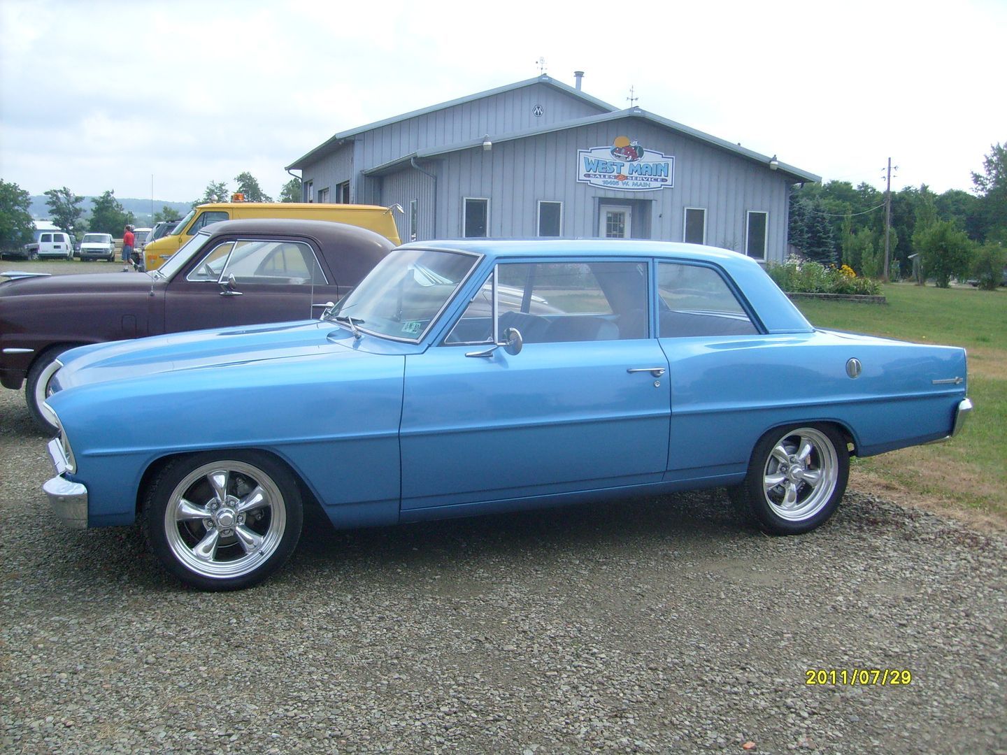 vintage blue car