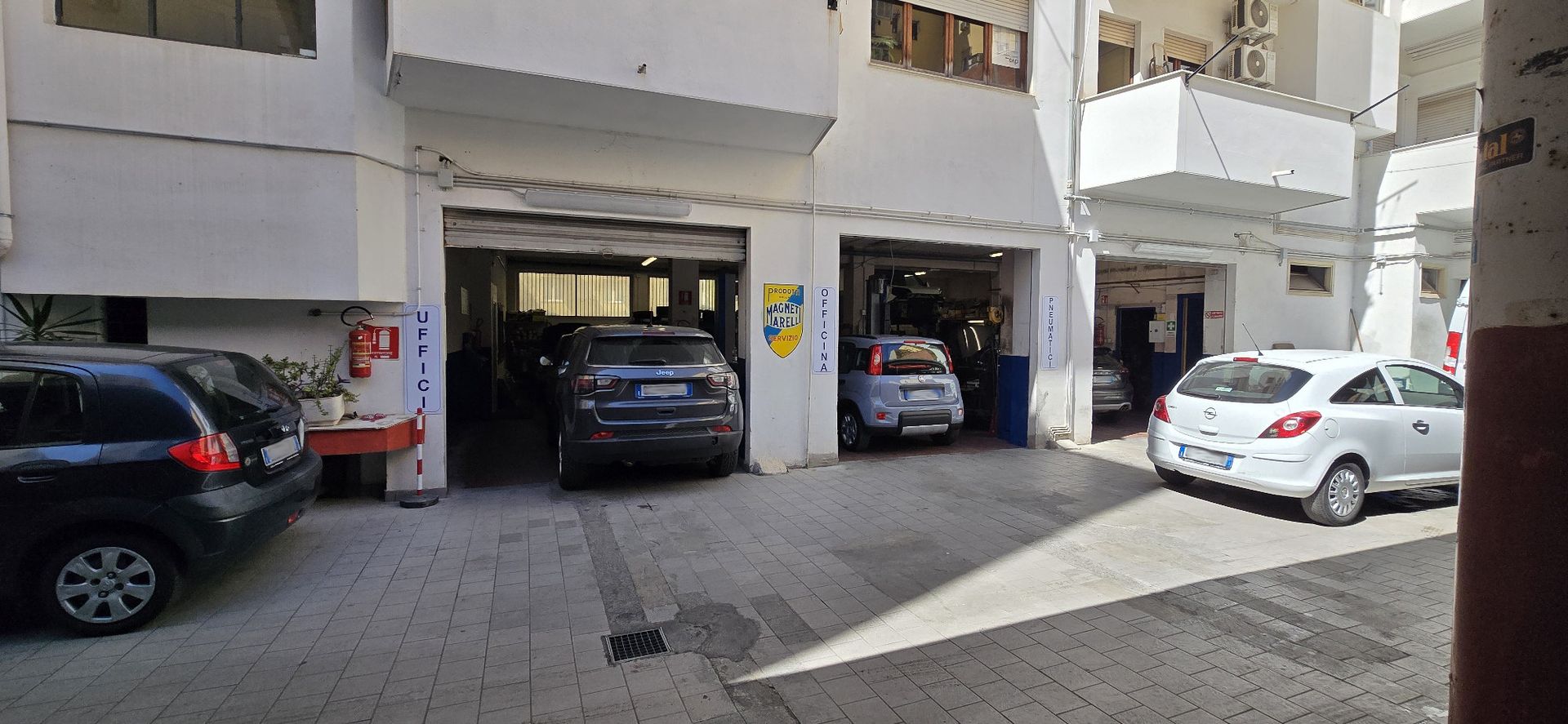 garage videosorvegliato Officine Zuddas Cagliari