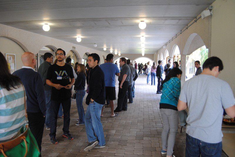 Participants breaking between sessions.