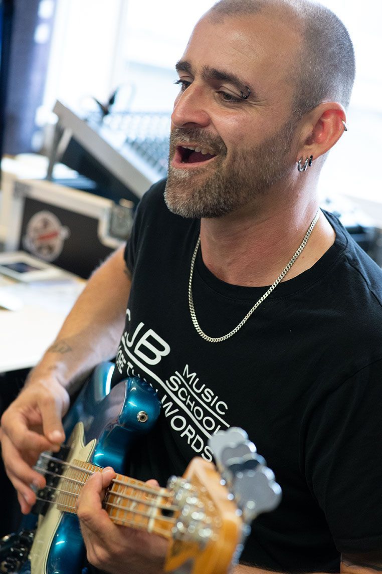 Ivo Hauri singt im Tonstudio