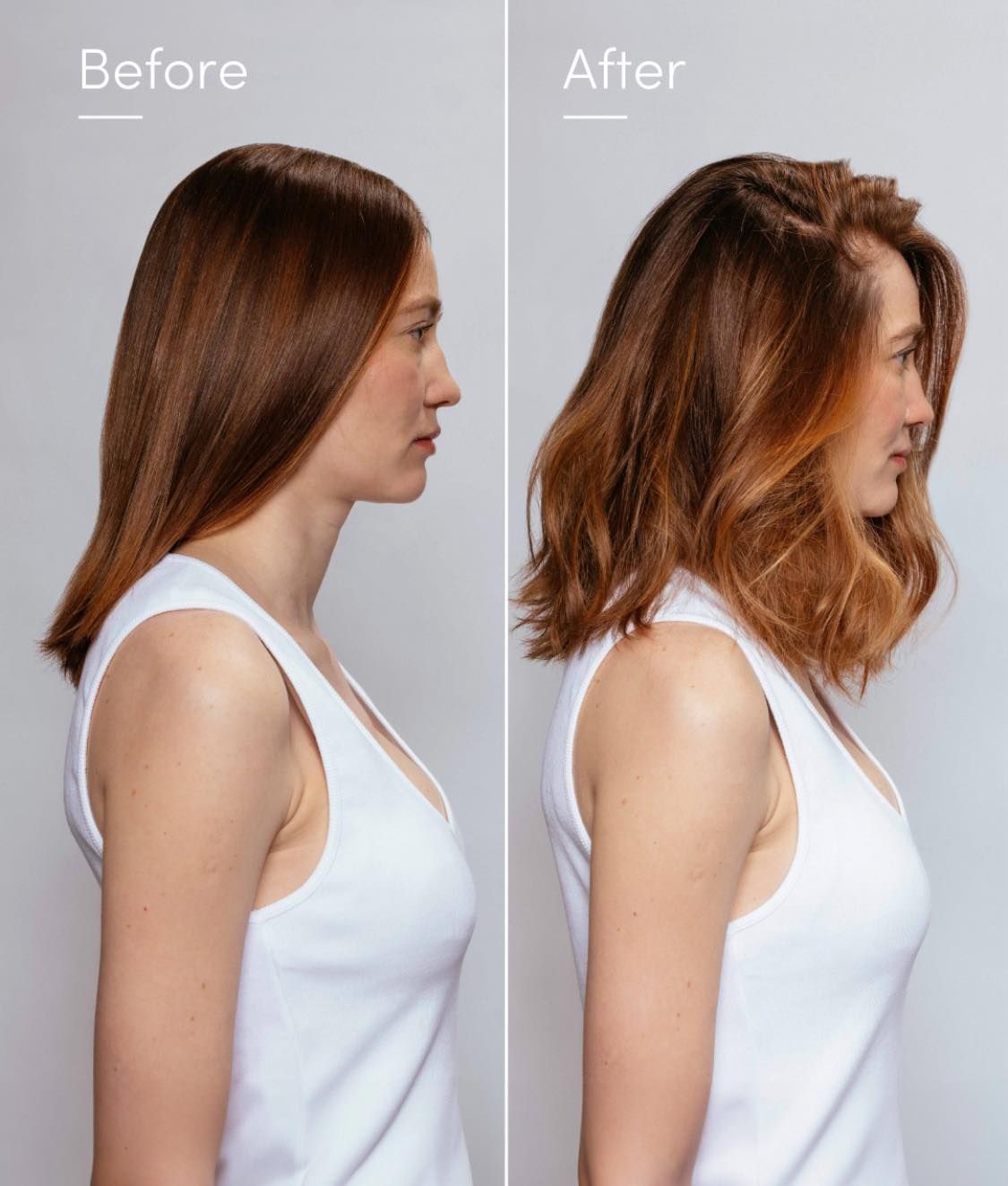 Persona che versa latte montato a vapore in una tazzina di caffè espresso, creando una sorta di latte art.