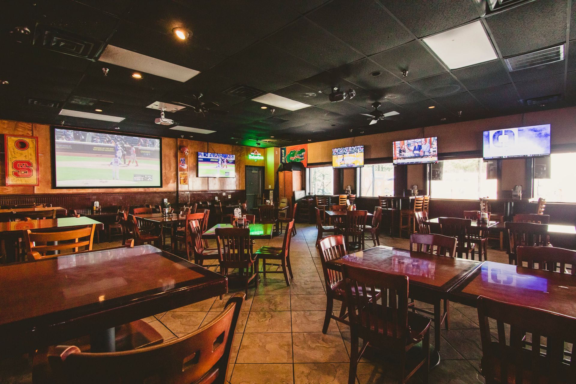 Capacity: 100 Seated

Multiple Large TVs

AV Included

$500 per Hour Food and Beverage Minimum