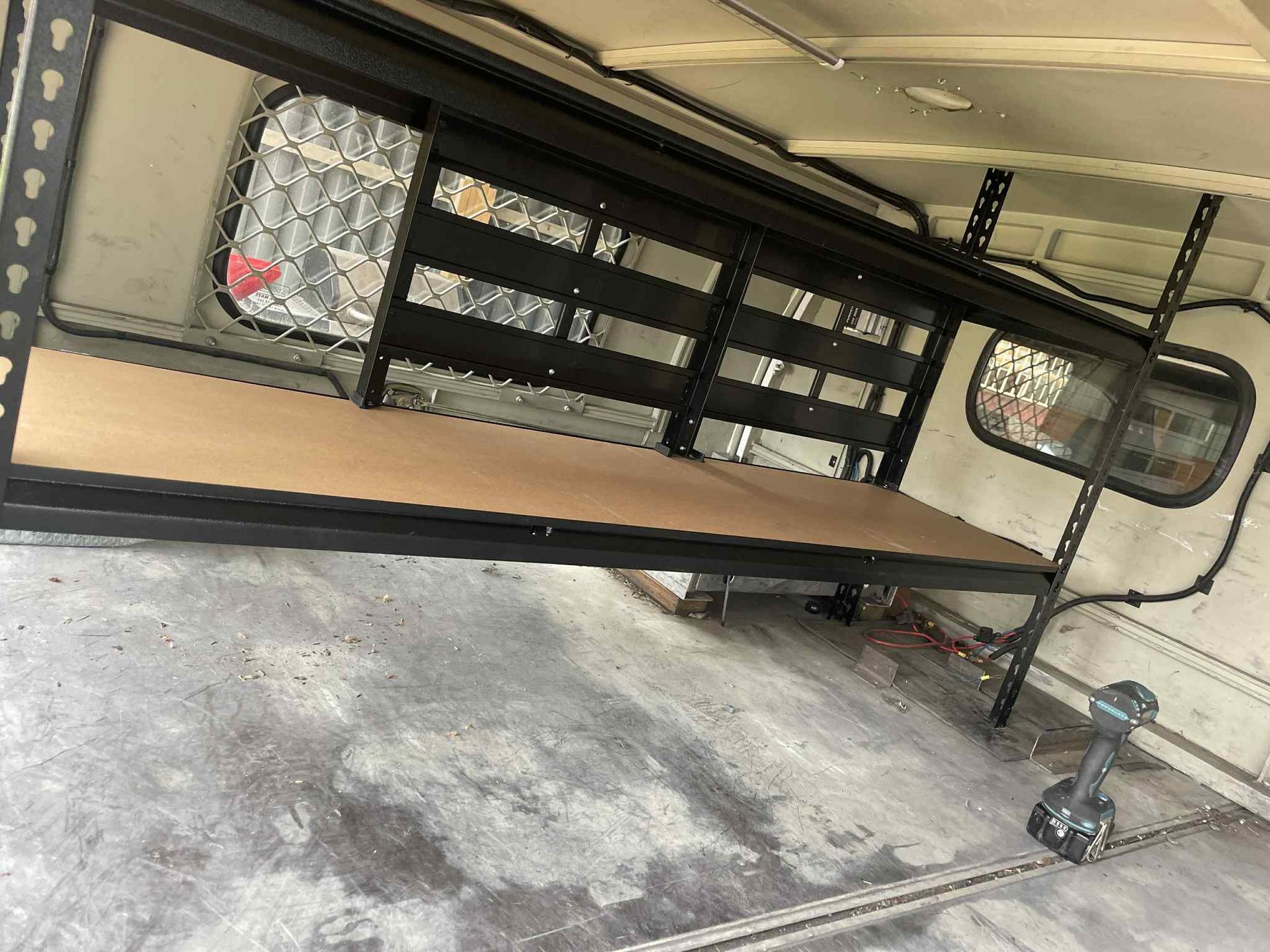 Built-in oven trim and seal