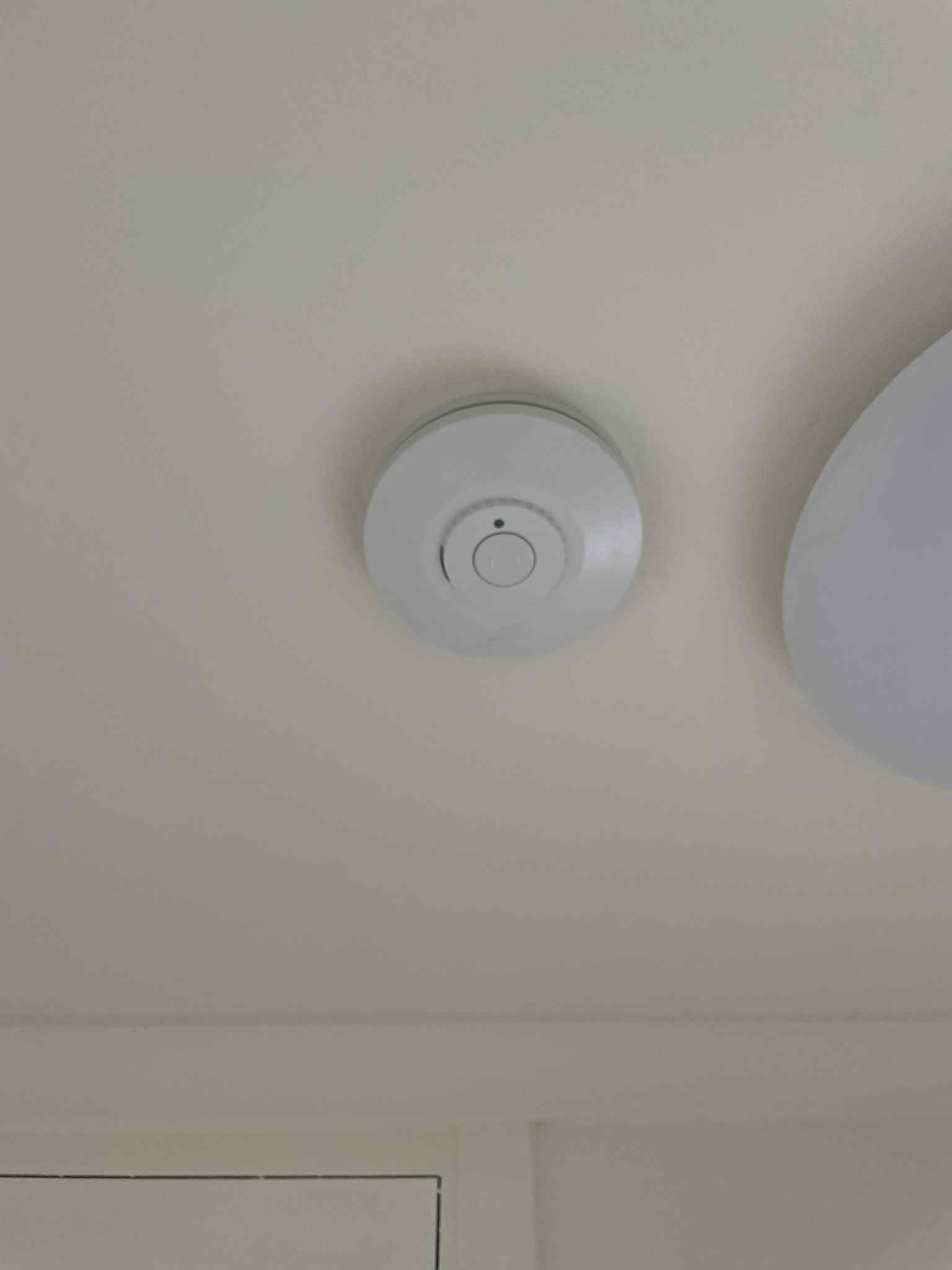 Ziesing Electrical replacing traditional light fitting with LED model