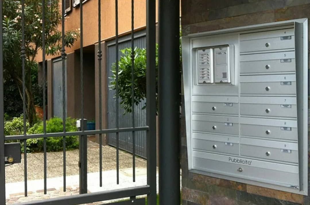 giardiniere taglio erba Milano