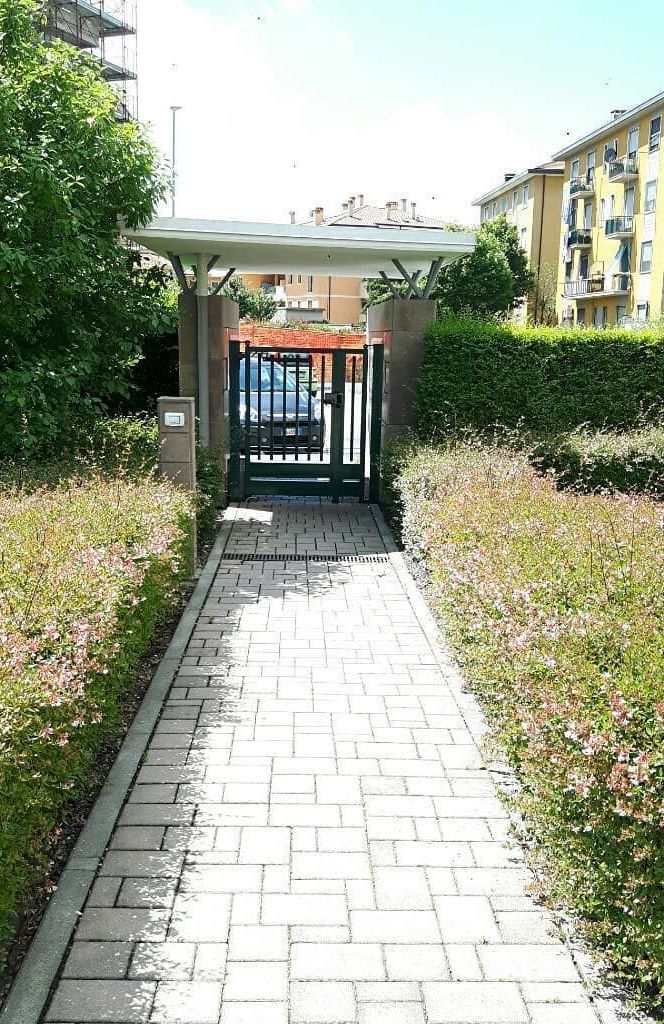 giardiniere taglio siepe Milano