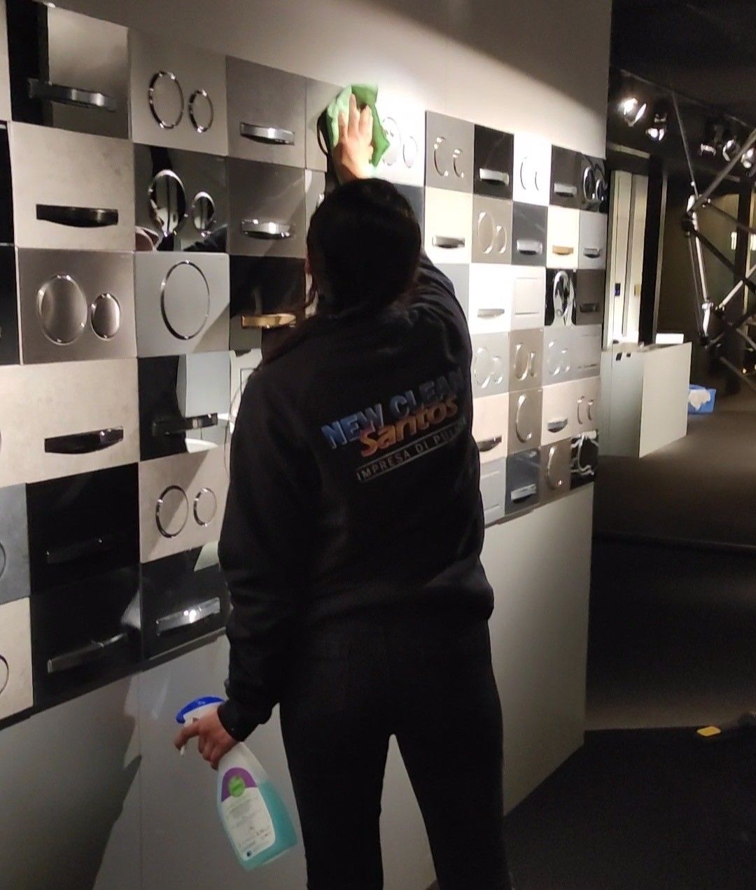 PULIZIA PROFESSIONALE PER EVENTI FIERISTICI
#NEWCLEANSANTOS