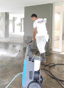 PULIZIA PROFESSIONALE PER CONDOMINI 
#NEWCLEANSANTOS
