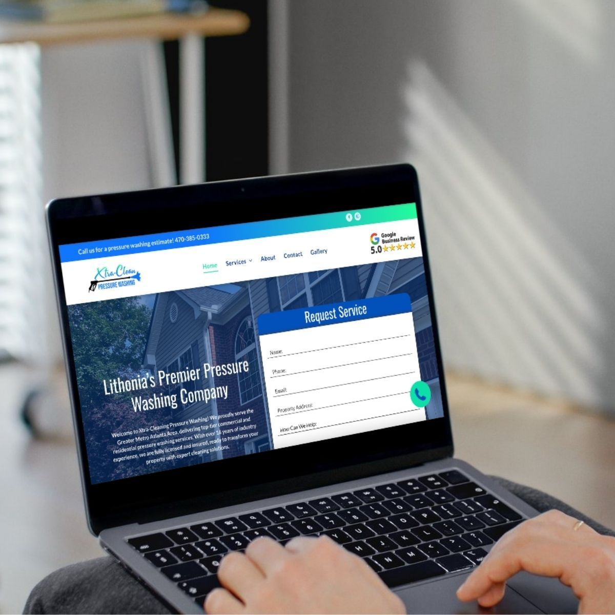 The website has a blue and white color scheme and a form for a quote request.