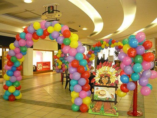 Let's Party | Balloon Decor Spur Kolonnade
