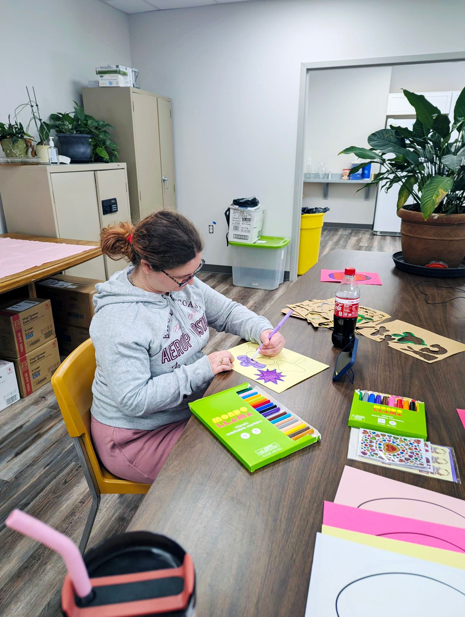 Cheyenne making Easter art (2026.)
