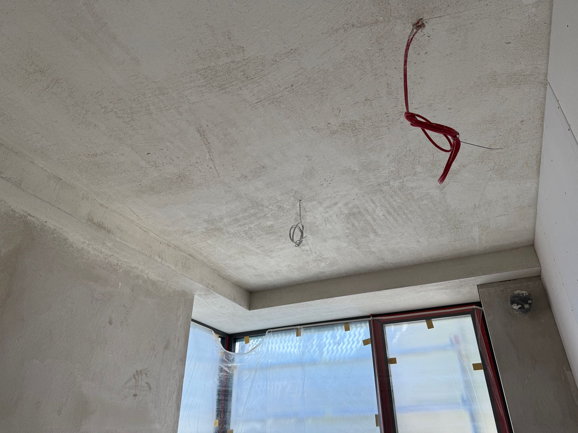 Kambario tinkuotos lubos