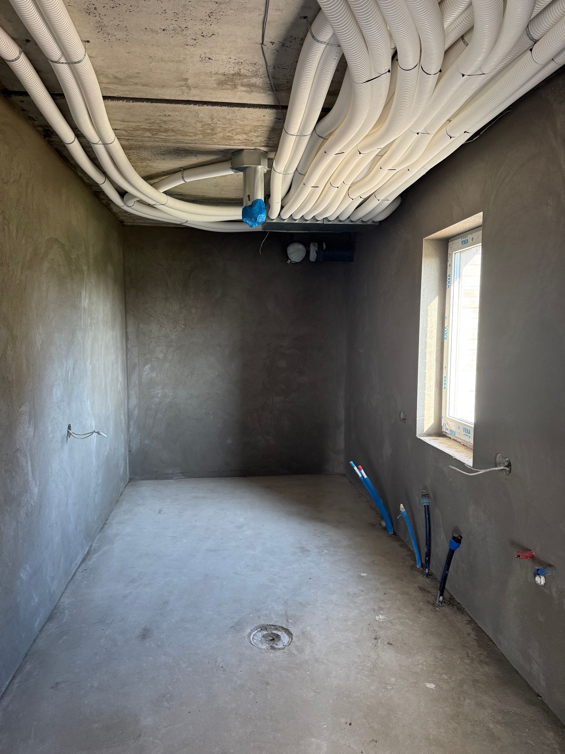 Kambarys su rekuperaciniais vamzdžiais