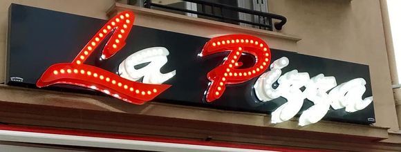 enseigne LED pour pizzeria