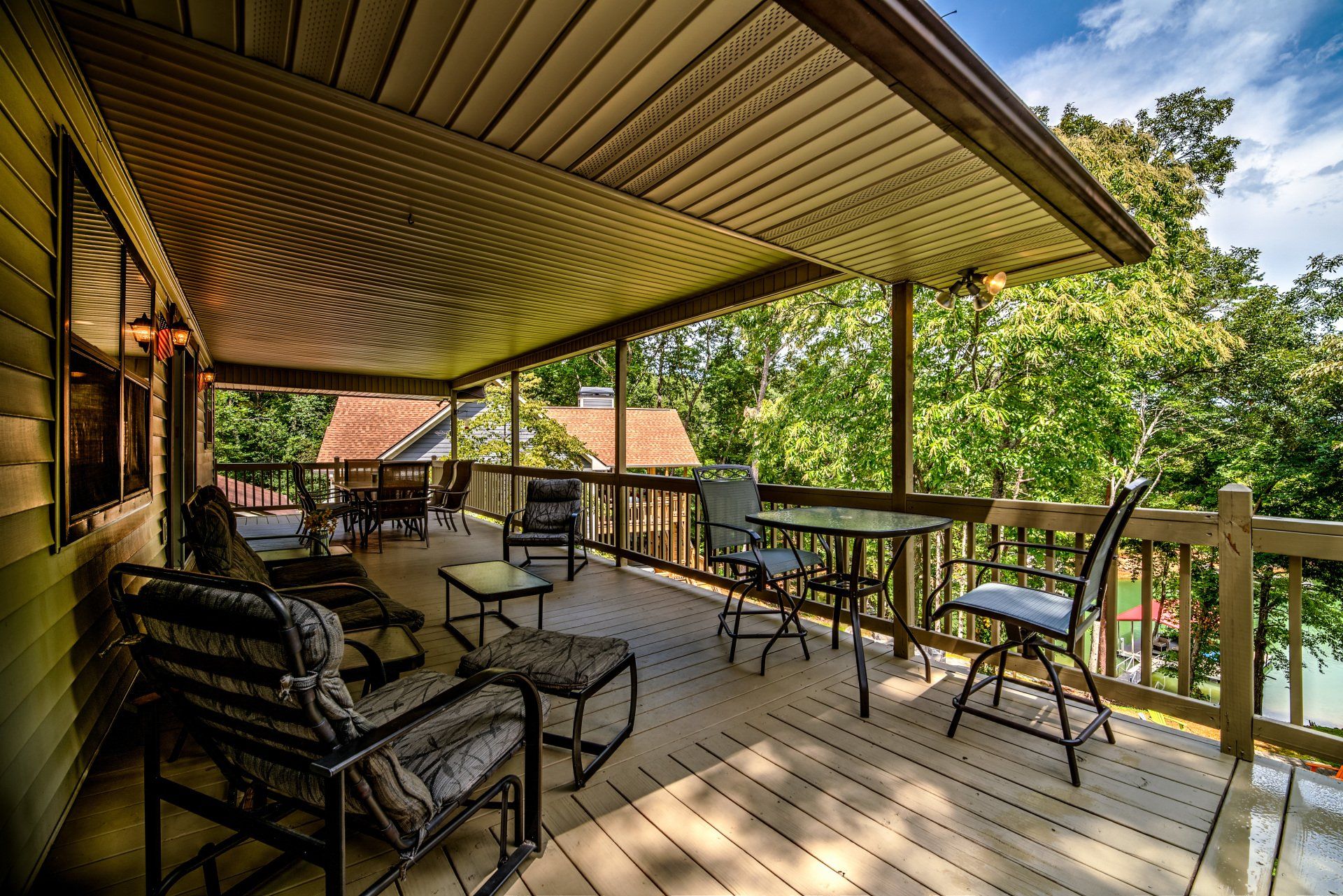 Luxurious rental lake house on lake Nottely in North