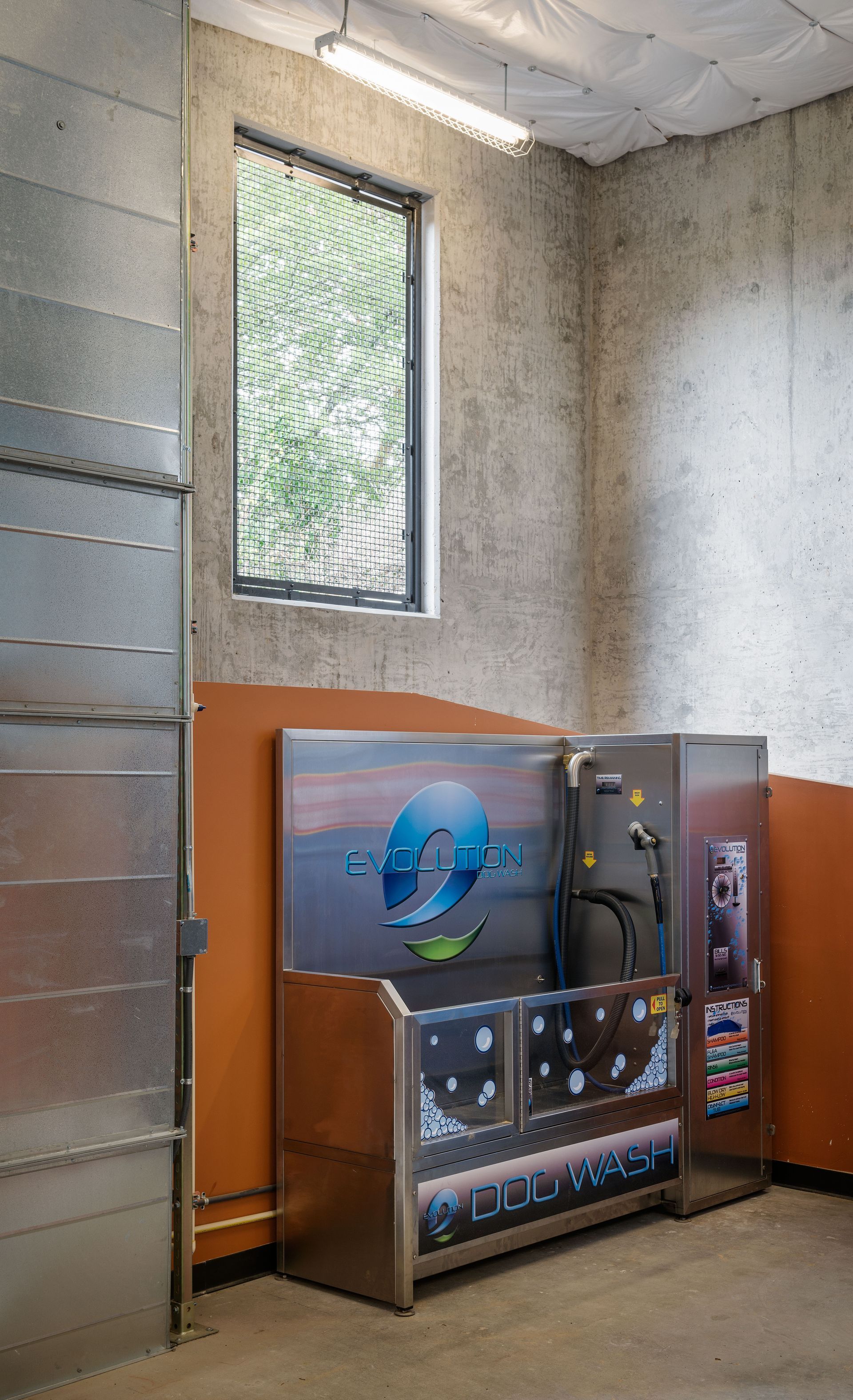 Pet grooming area at Marq West Seattle in Seattle, WA.