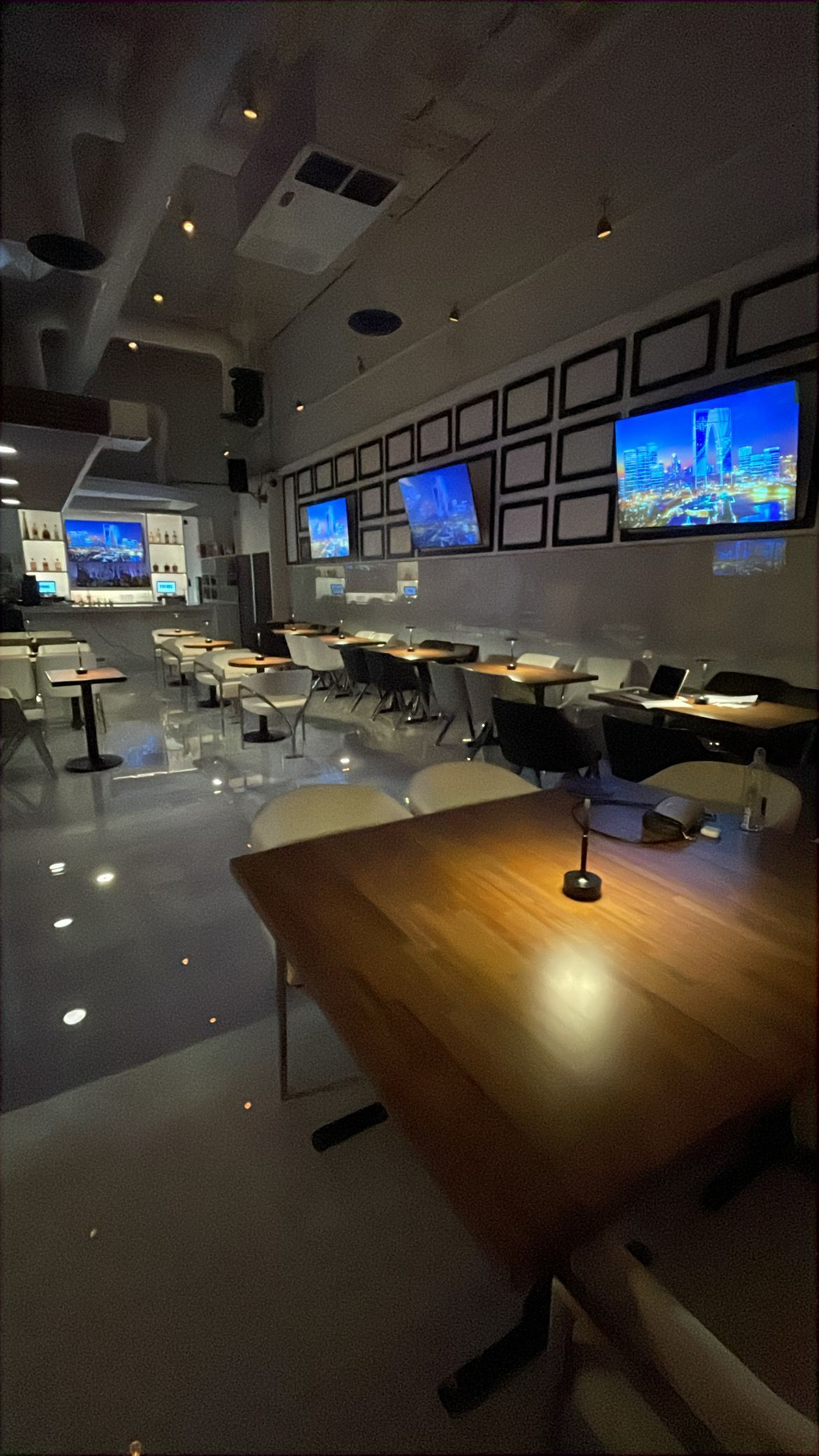 Happy hour Falls Church VA
Signature cocktails in Falls Church
Casual dining Falls Church VA
Dinner with cocktails Falls Church
Falls Church brunch and cocktails