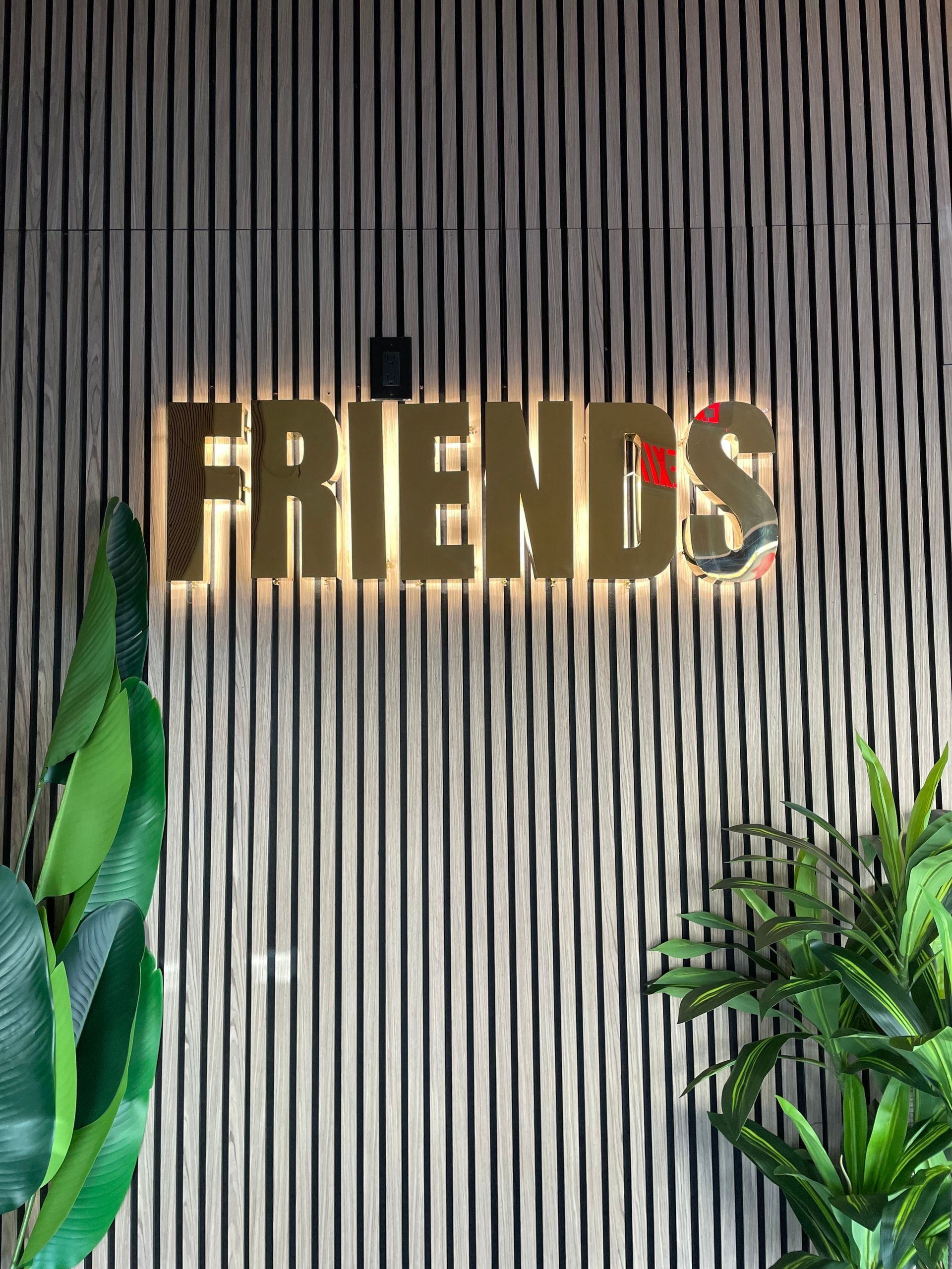 Happy hour Falls Church VA
Signature cocktails in Falls Church
Casual dining Falls Church VA
Dinner with cocktails Falls Church
Falls Church brunch and cocktails