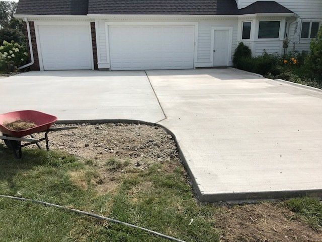Concrete Garage ─ Sterling Heights, MI ─ D’Sano Concrete