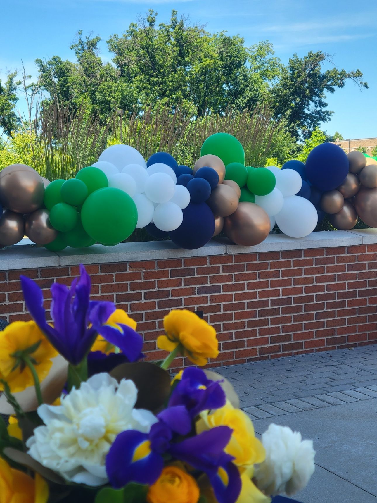 Organic free form garland